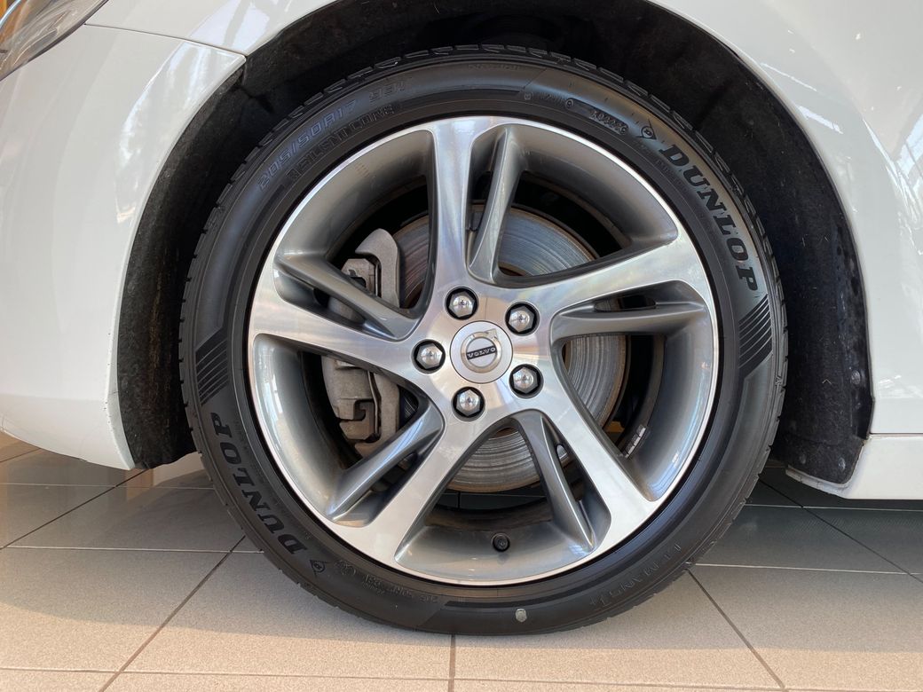 2017 Volvo V40
