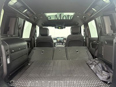 2025 Land Rover Defender 110