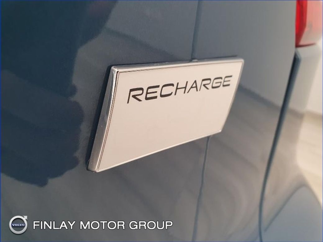 2025 Volvo Ex40