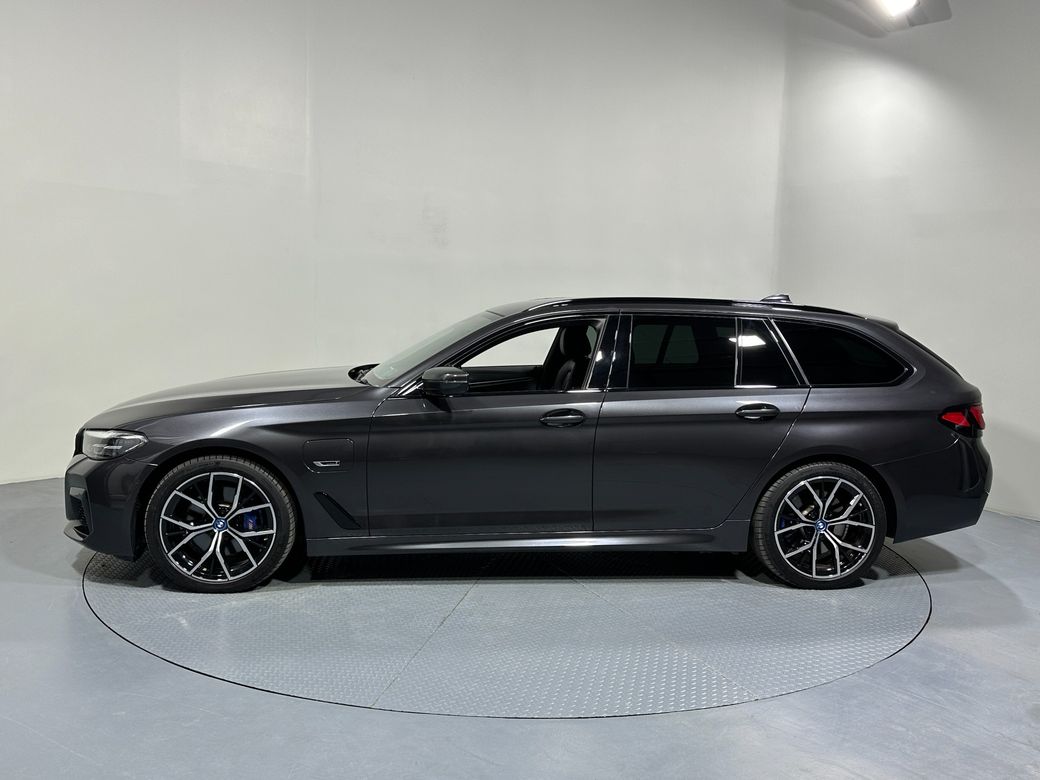 2021 BMW 530