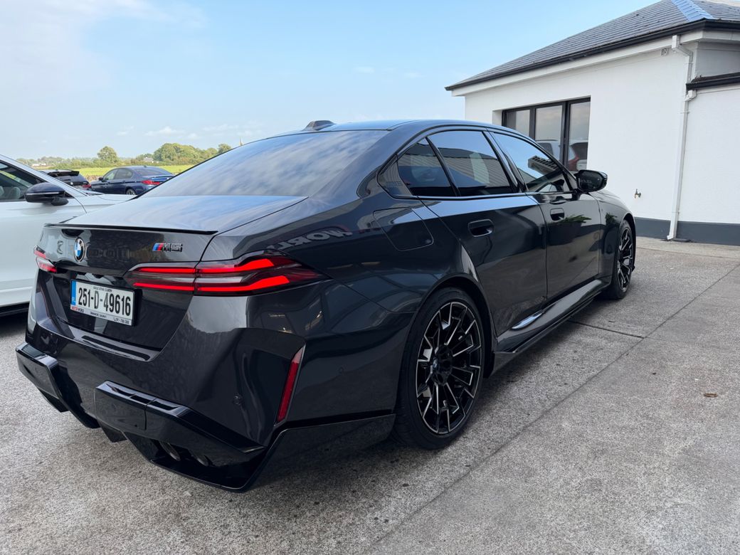 2025 BMW M5