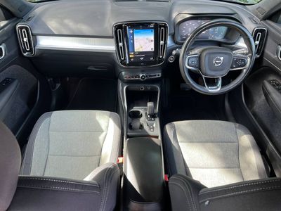 2022 Volvo XC40