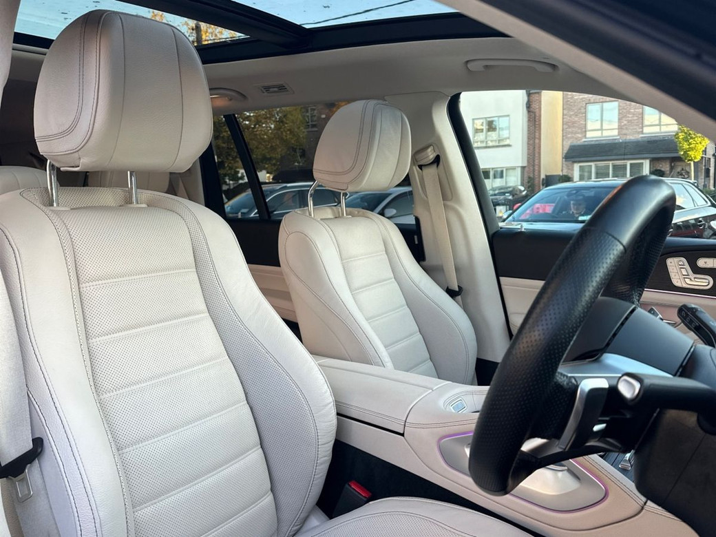 2025 Mercedes-Benz GLS