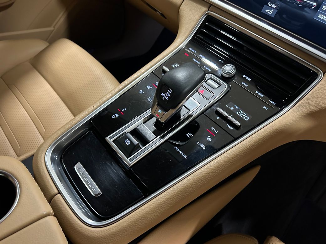 2018 Porsche Panamera