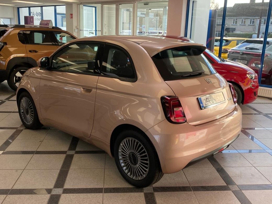 2025 Fiat 500e