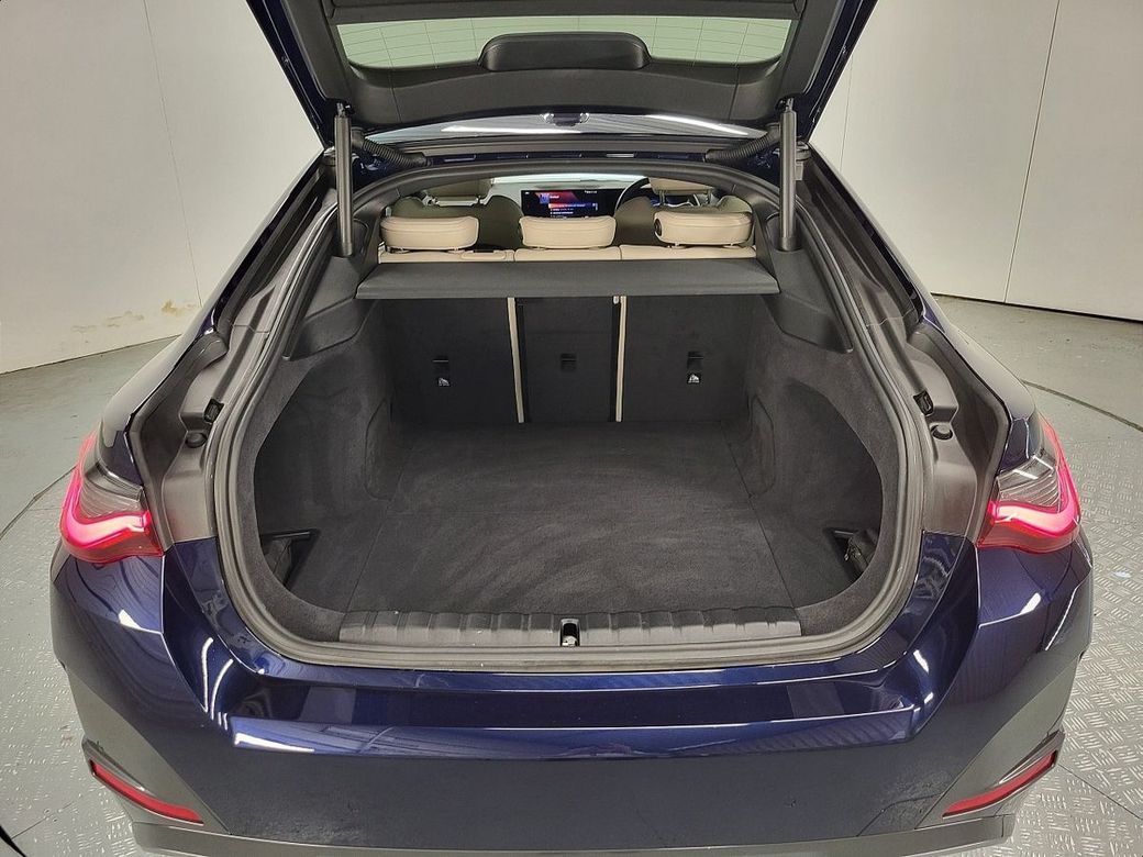 2023 BMW i4