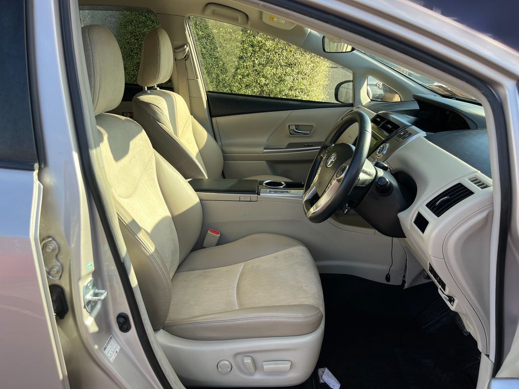 2018 Toyota Prius Alpha