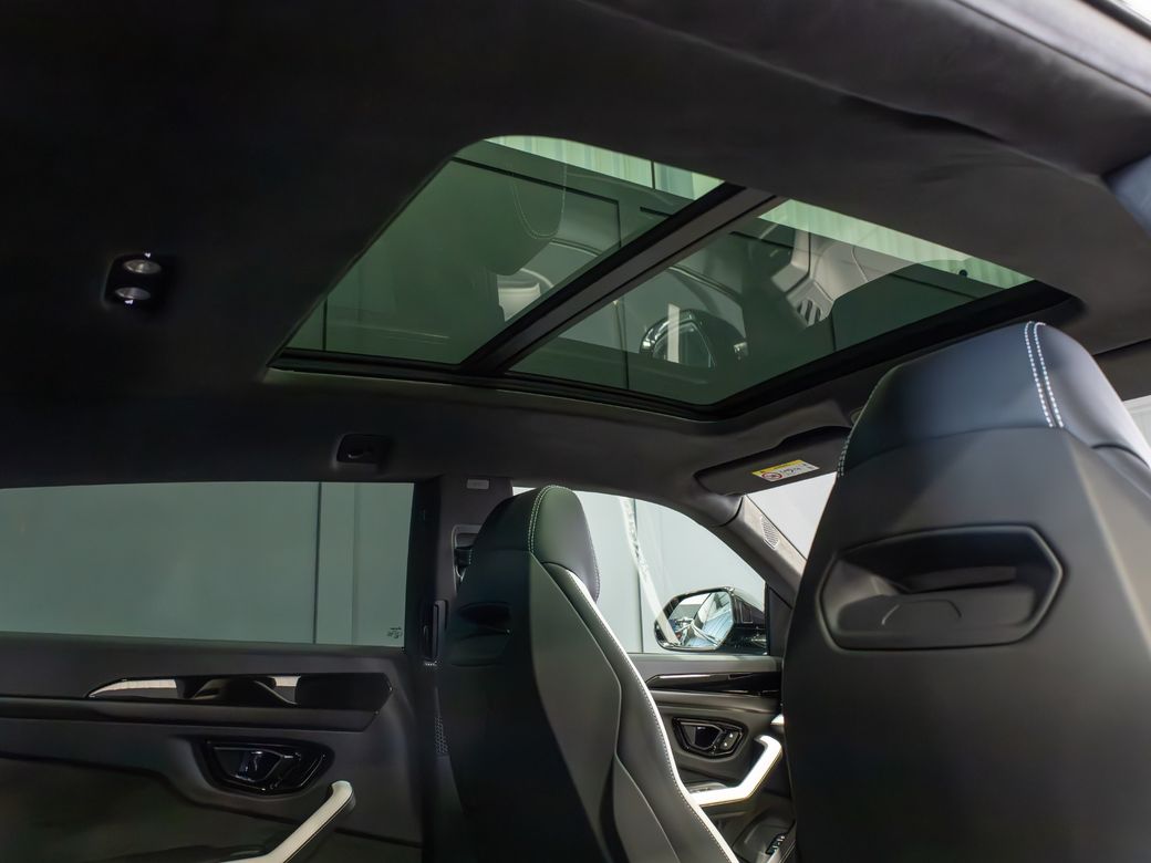 2025 Lamborghini Urus