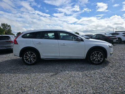 2018 Volvo V60 Cross Country