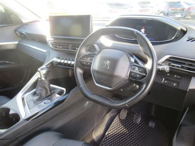2022 Peugeot 5008