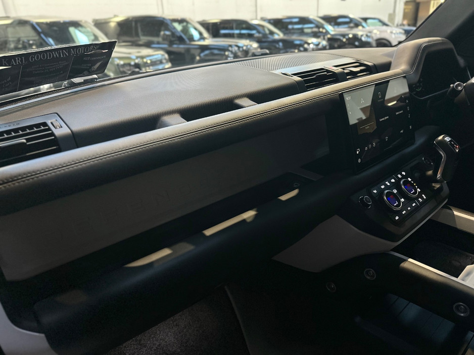 2025 Land Rover Defender