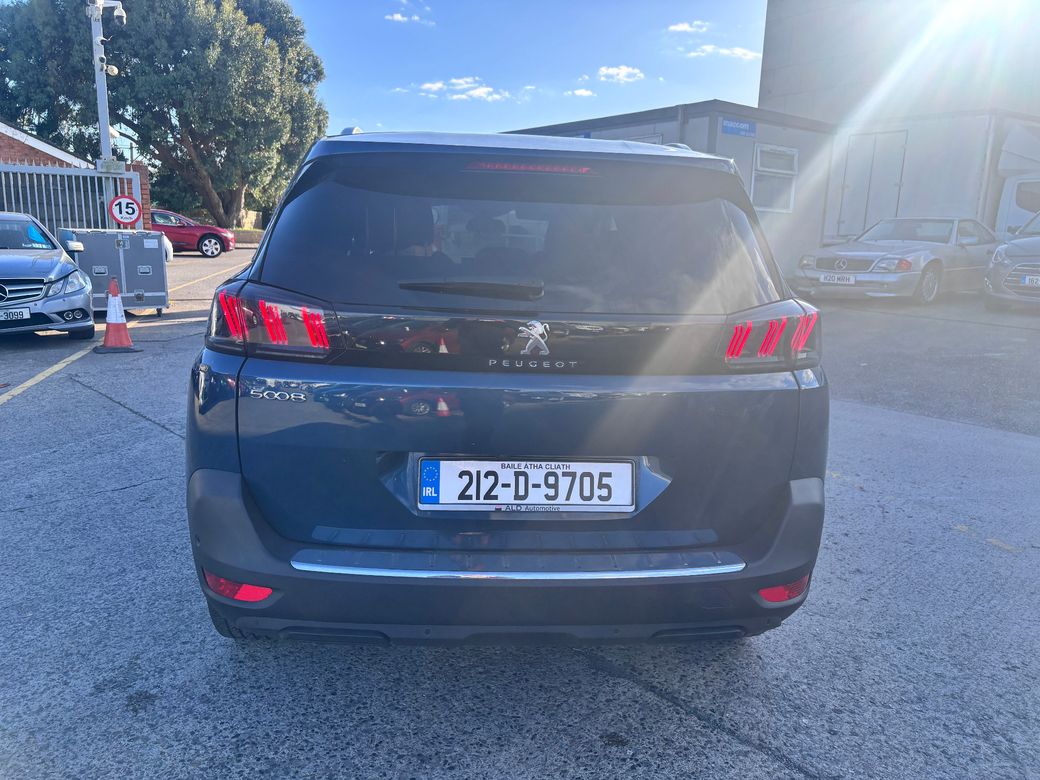 2021 Peugeot 5008