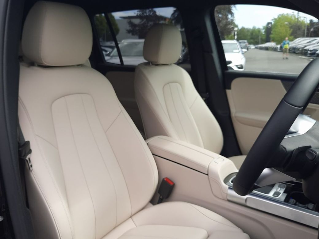 2025 Mercedes-Benz GLB Class