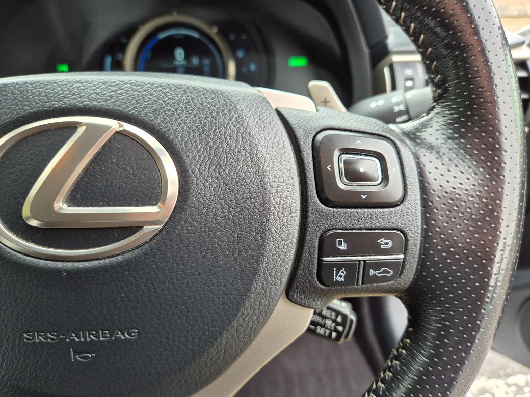 2017 Lexus IS 300h