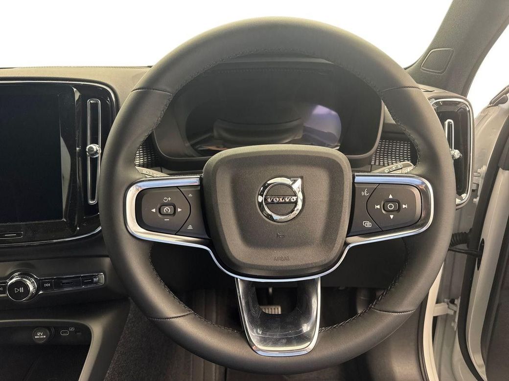 2026 Volvo EX40