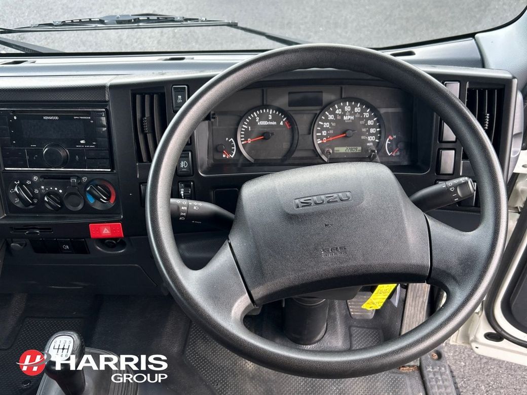 2022 White Isuzu NNR