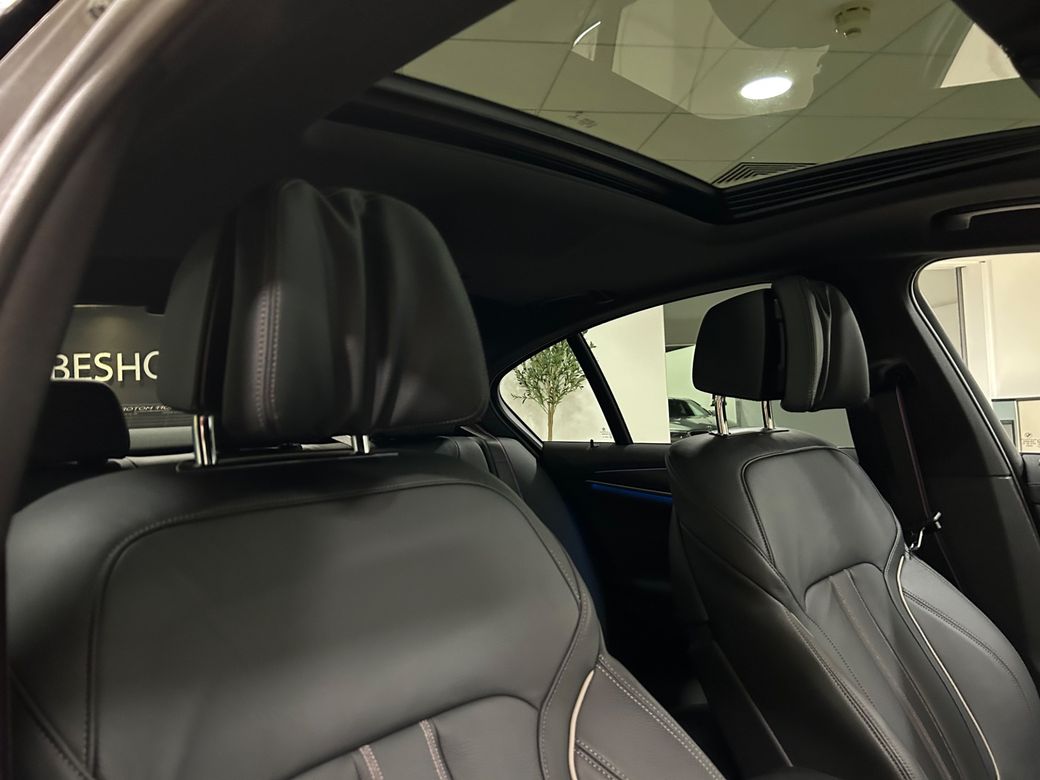 2022 BMW 5 Series