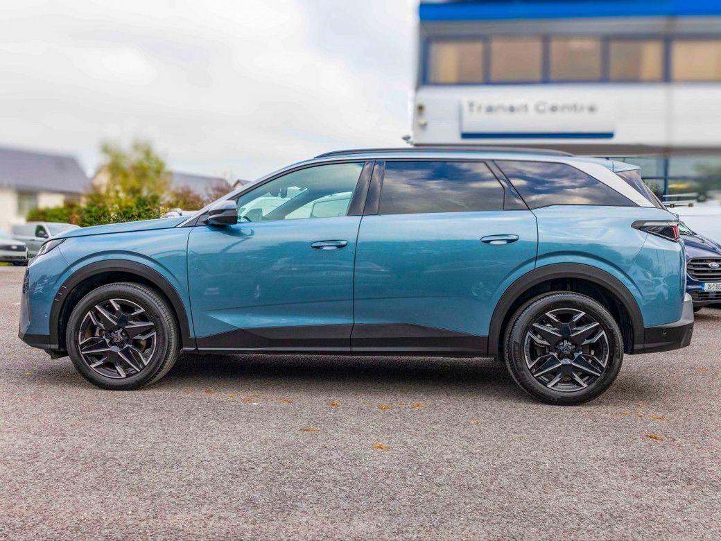2025 Peugeot 5008