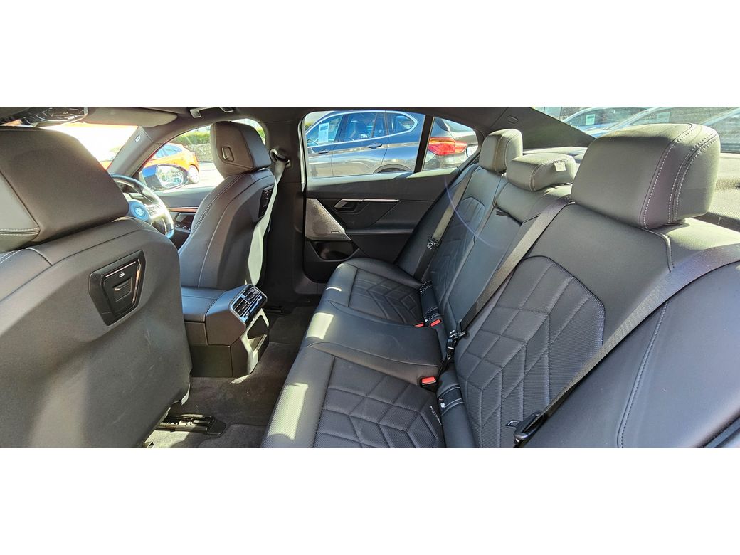 2024 BMW i5