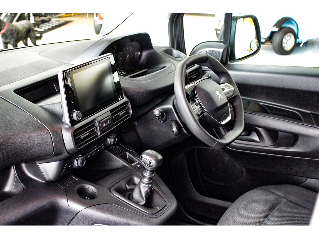 2023 Peugeot Partner