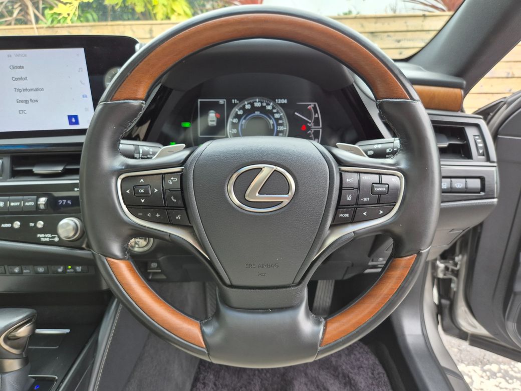 2023 Lexus ES 300h
