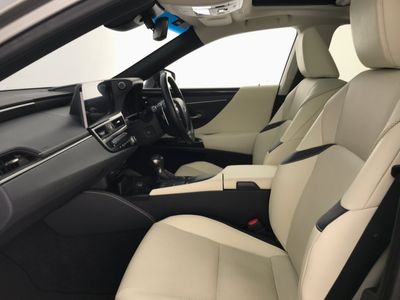 2022 Lexus ES 300h