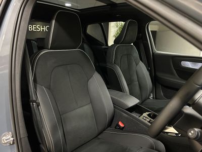 2023 Volvo XC40