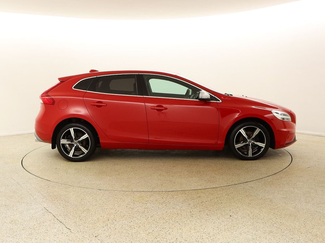 2016 Volvo V40
