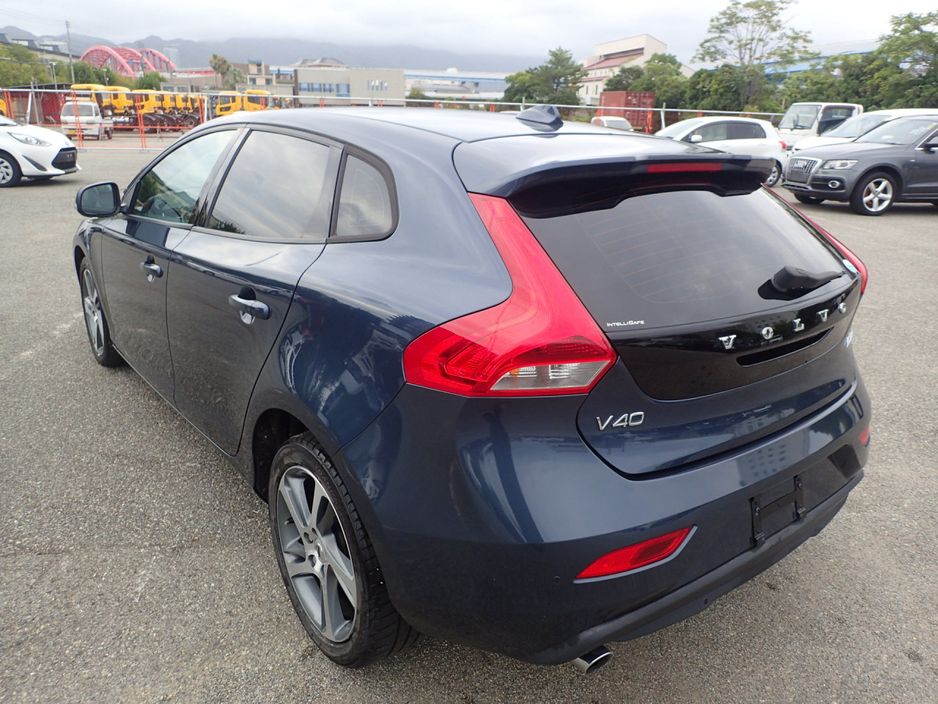 2019 Volvo V40