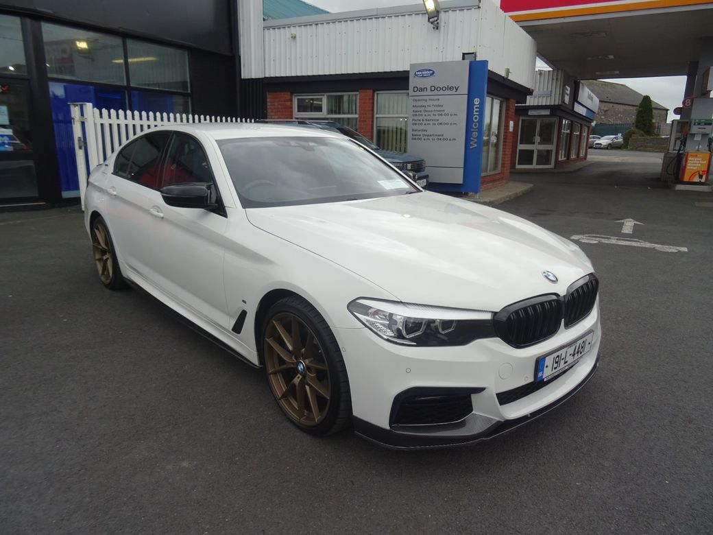 2019 BMW 530