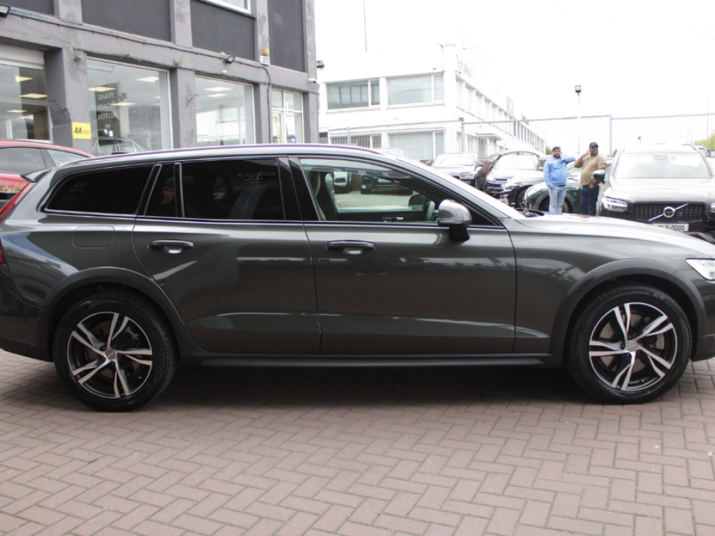 2020 Volvo V60
