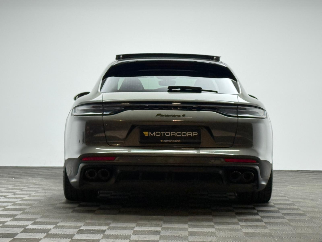 2022 Porsche Panamera