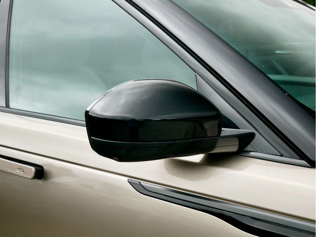 2025 Land Rover Range Rover Velar