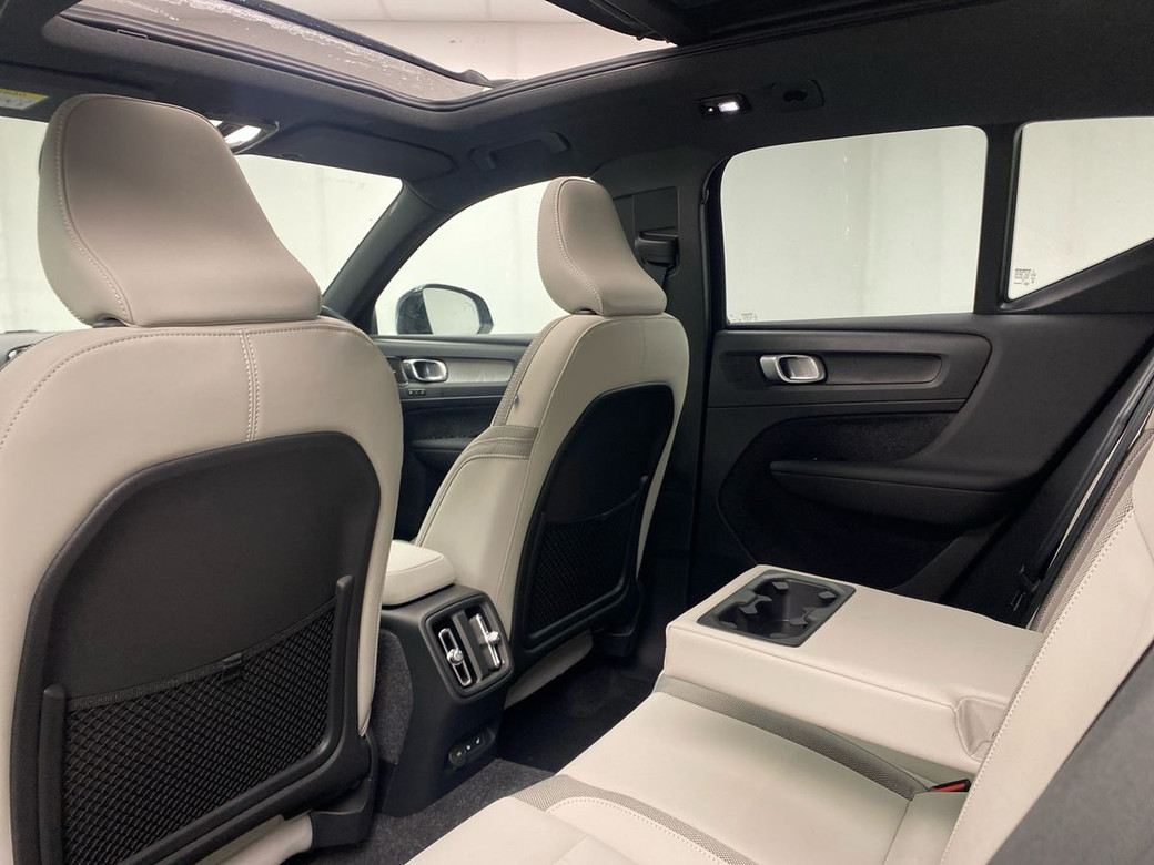 2026 Volvo EX40
