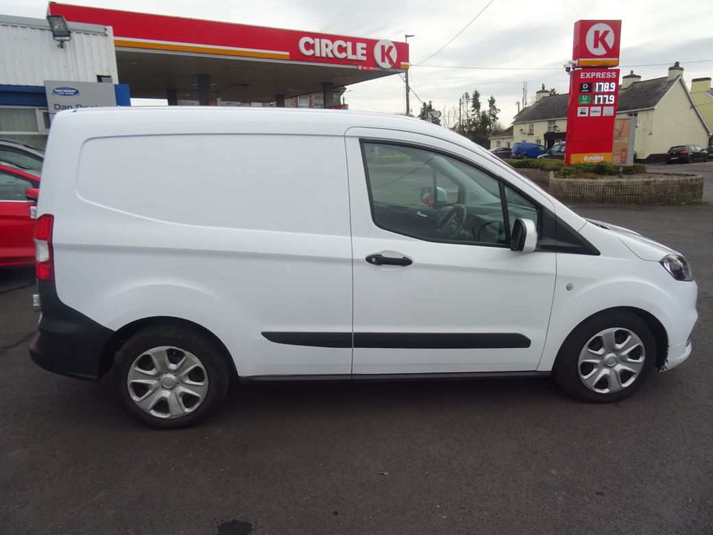 2022 Ford Transit Courier