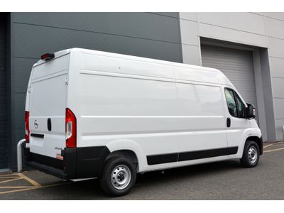 2025 Opel Movano