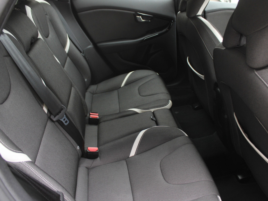 2019 Volvo V40