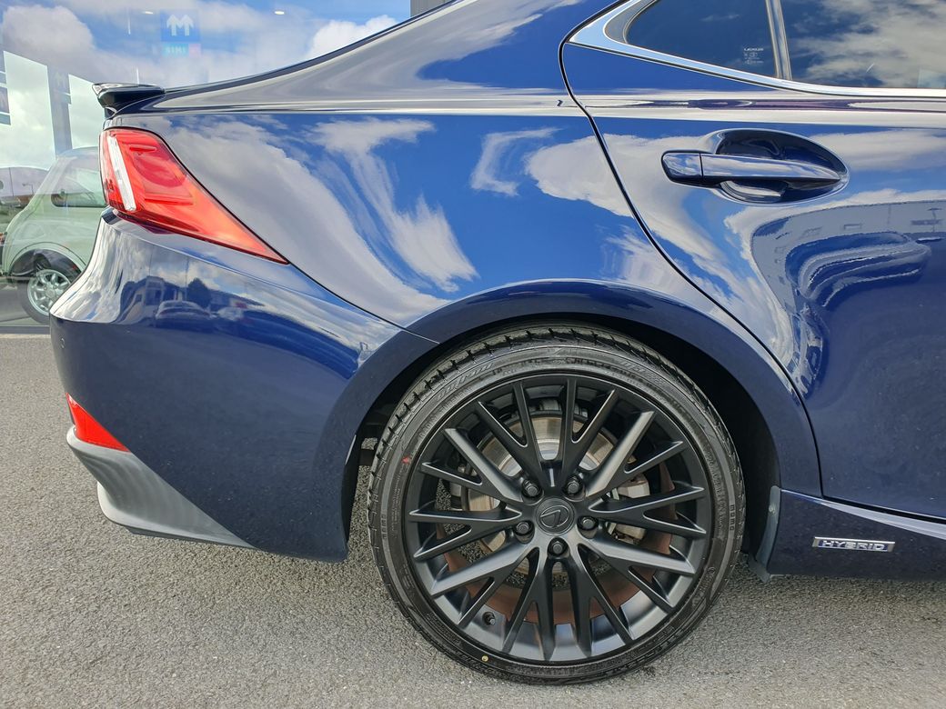 2014 Lexus IS 300h