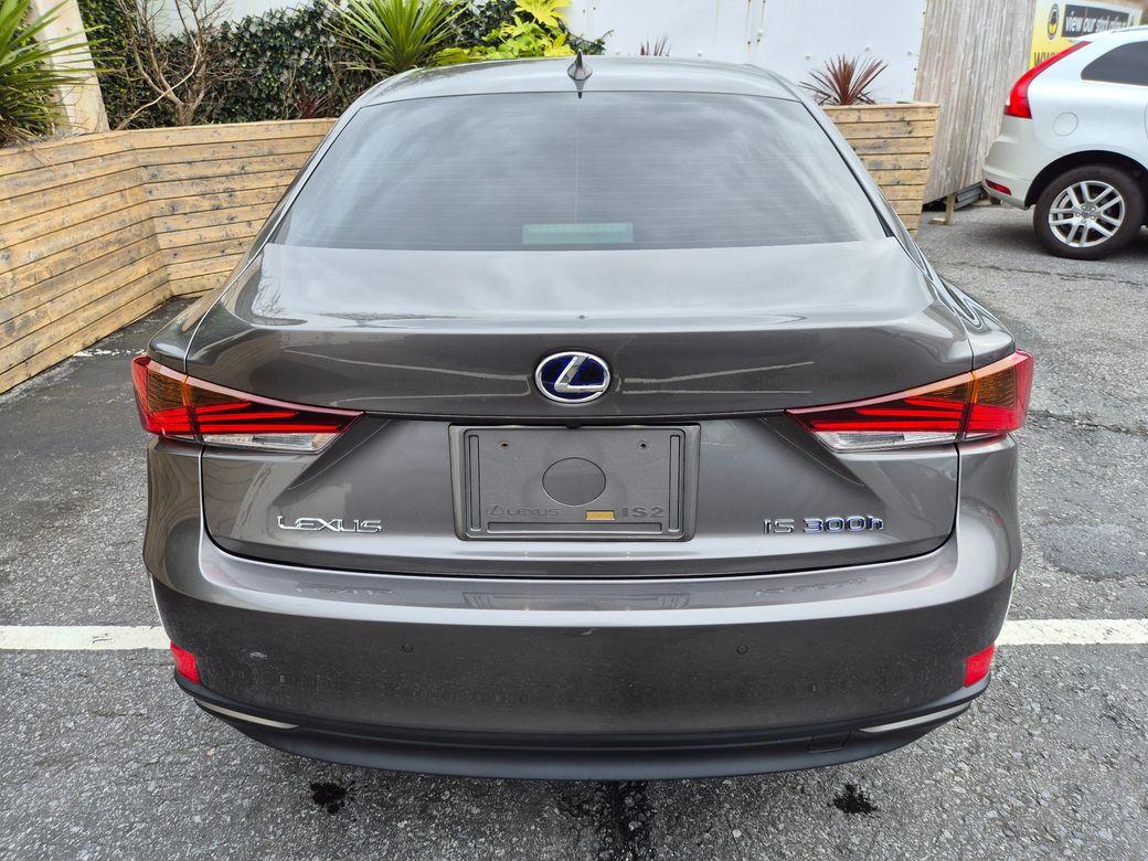 2020 Lexus IS 300h