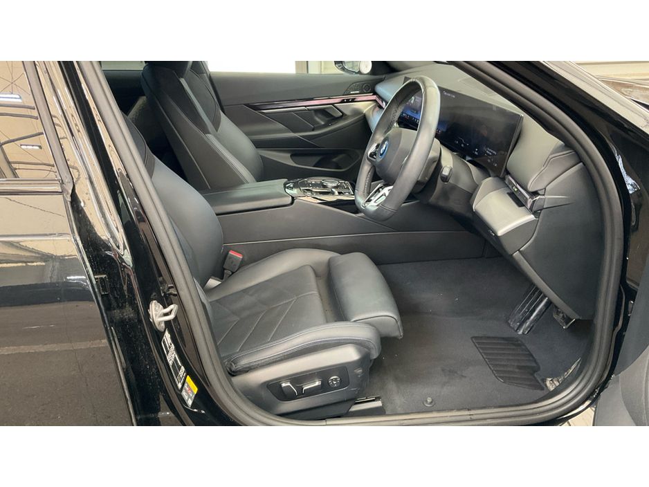 2024 BMW i5