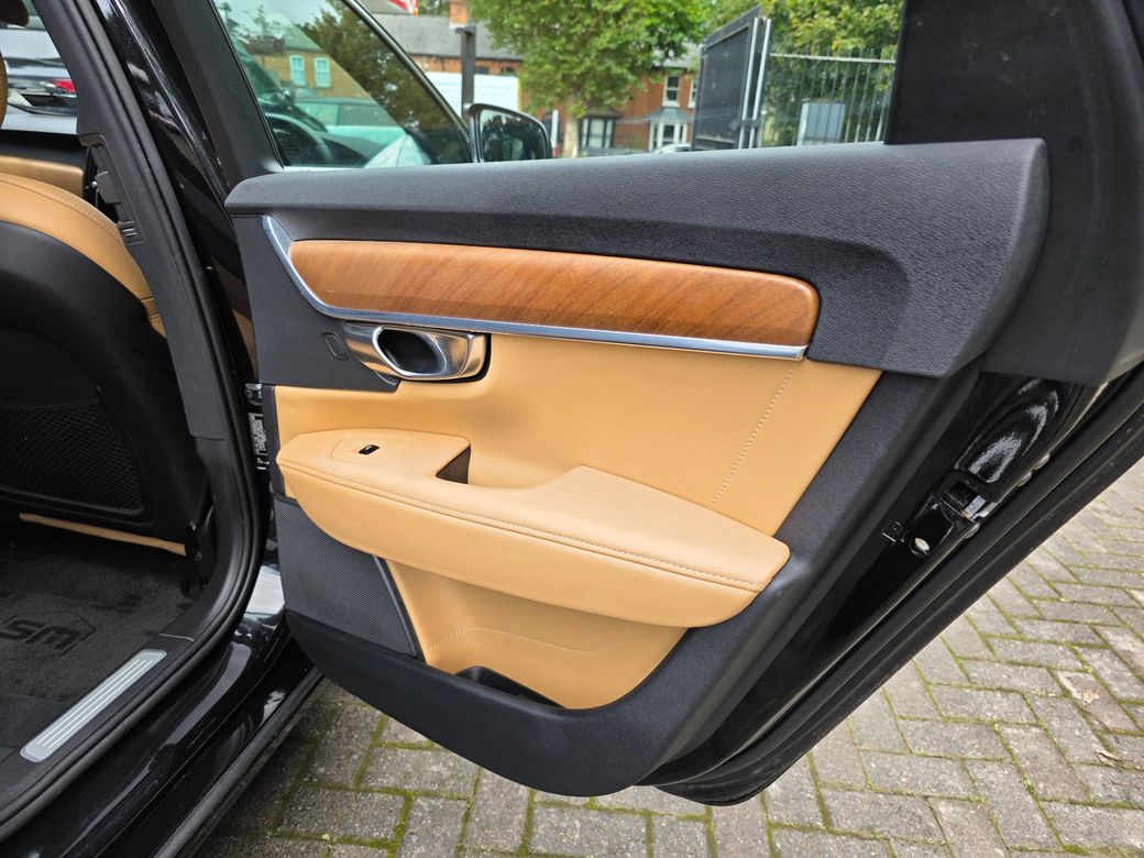 2019 Volvo S90
