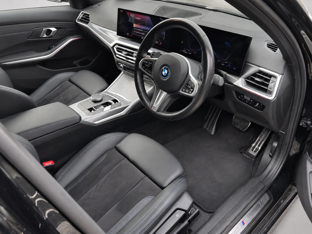 2024 BMW 330