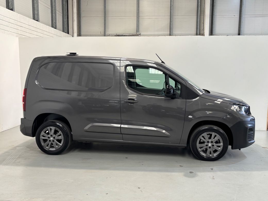 2023 Peugeot Partner