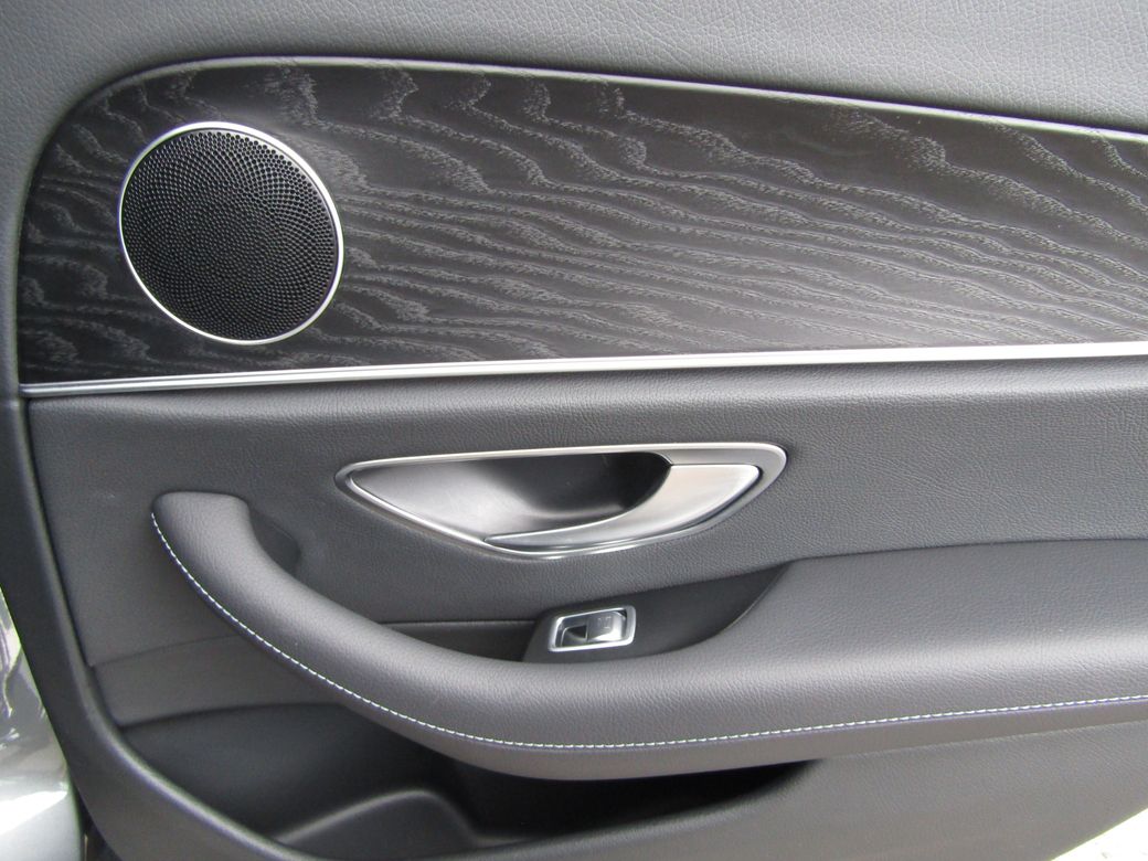 2022 Mercedes-Benz E 300