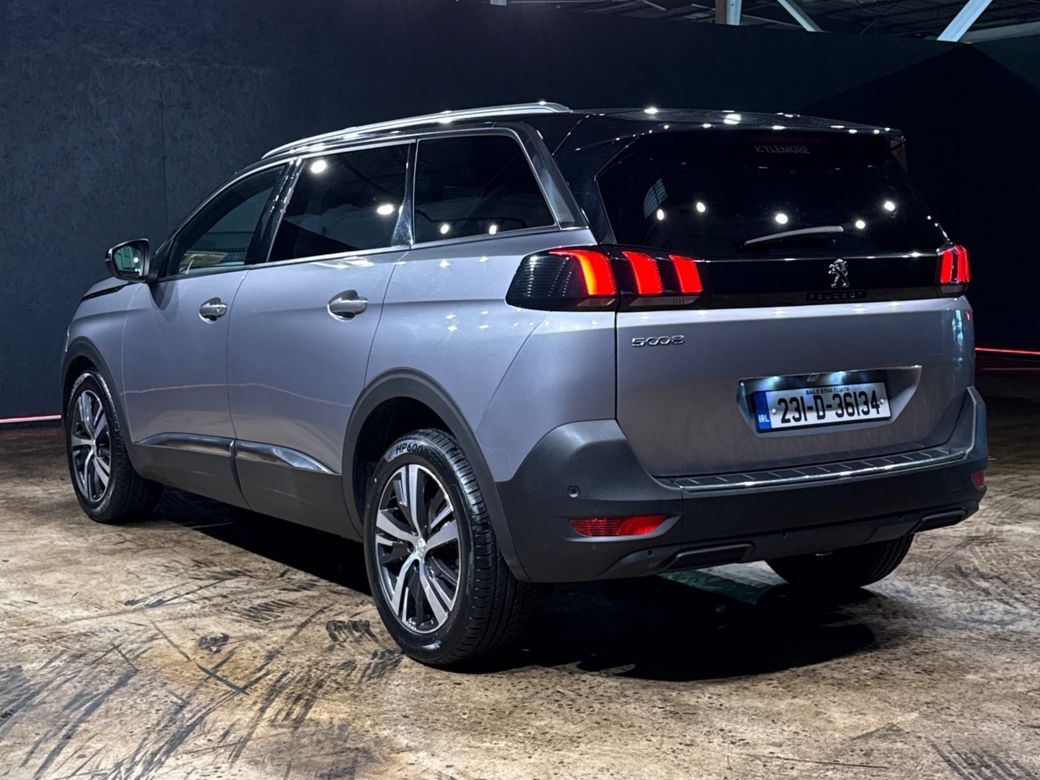 2023 Peugeot 5008
