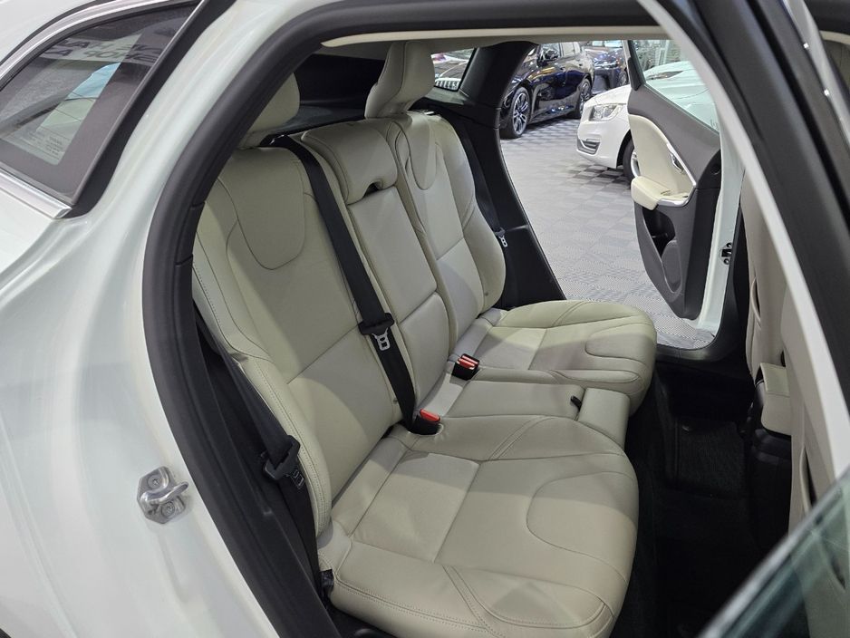 2018 Volvo V40