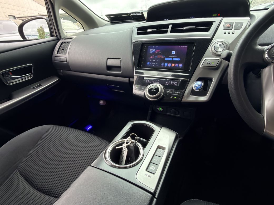 2016 Toyota Prius Alpha