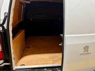 2023 Peugeot Partner