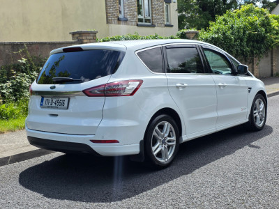 2017 Ford S-Max