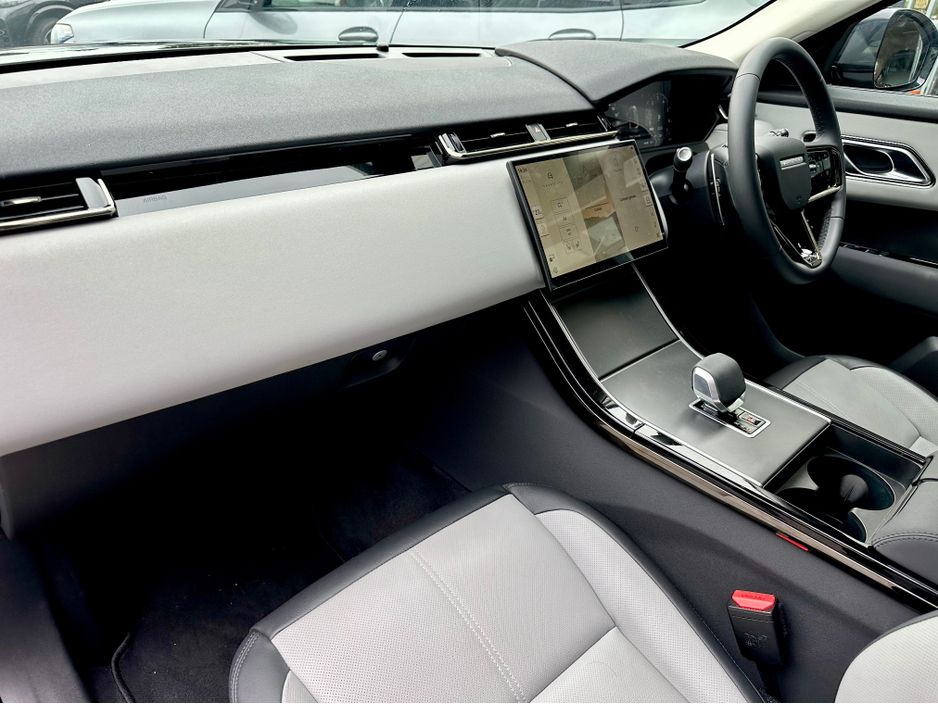 2025 Land Rover Range Rover Velar